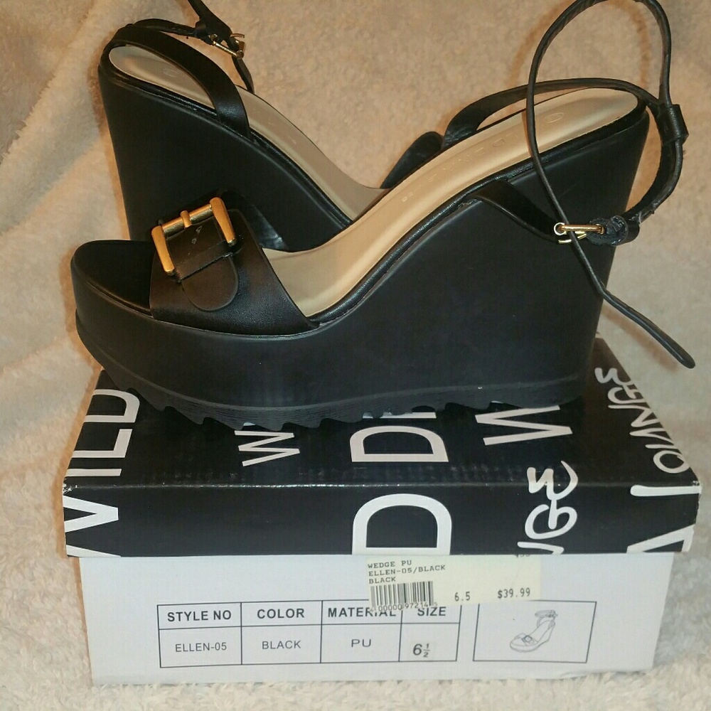 Black wedges